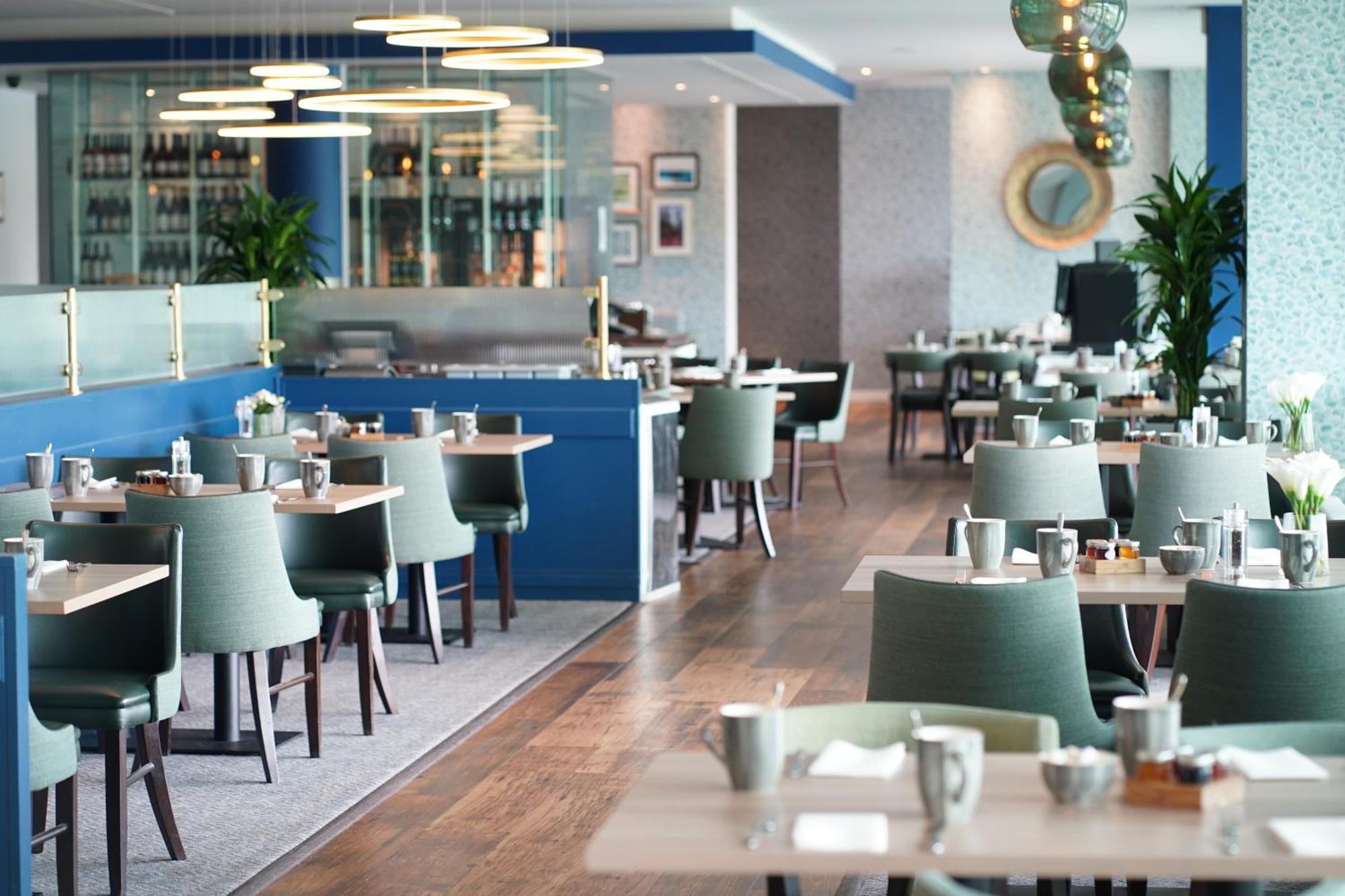 De Vere Cotswold Water Park Apartments Сайърънсестър Екстериор снимка