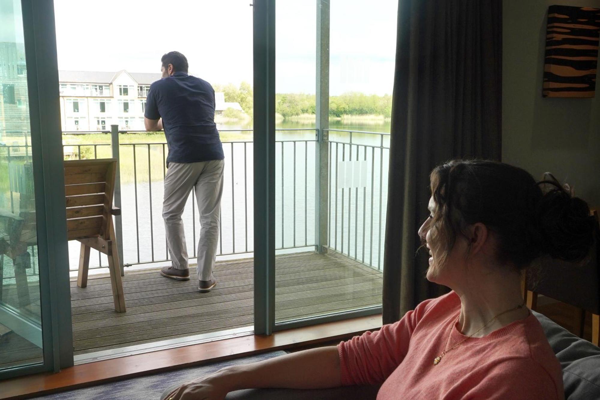 De Vere Cotswold Water Park Apartments Сайърънсестър Екстериор снимка