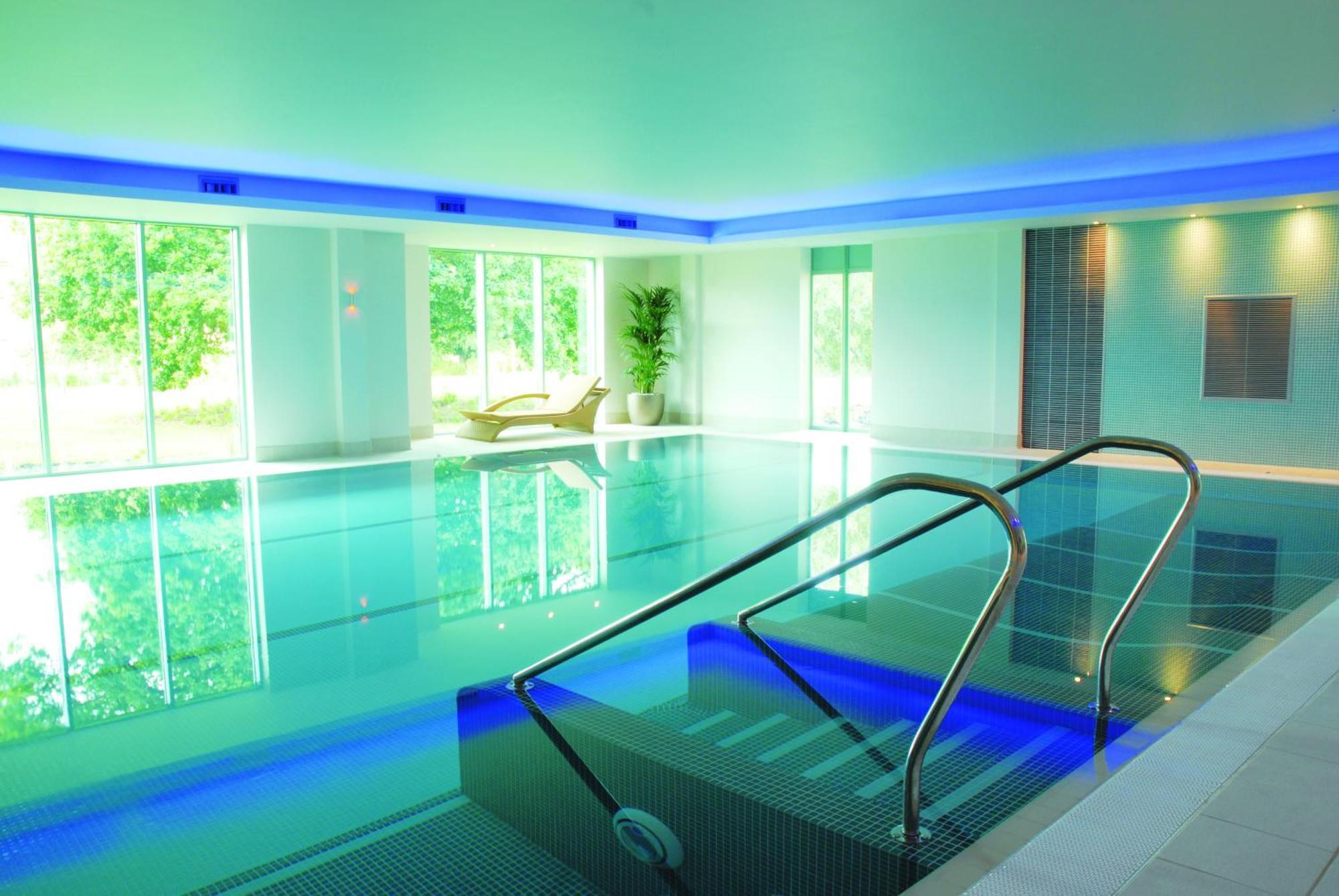 De Vere Cotswold Water Park Apartments Сайърънсестър Екстериор снимка