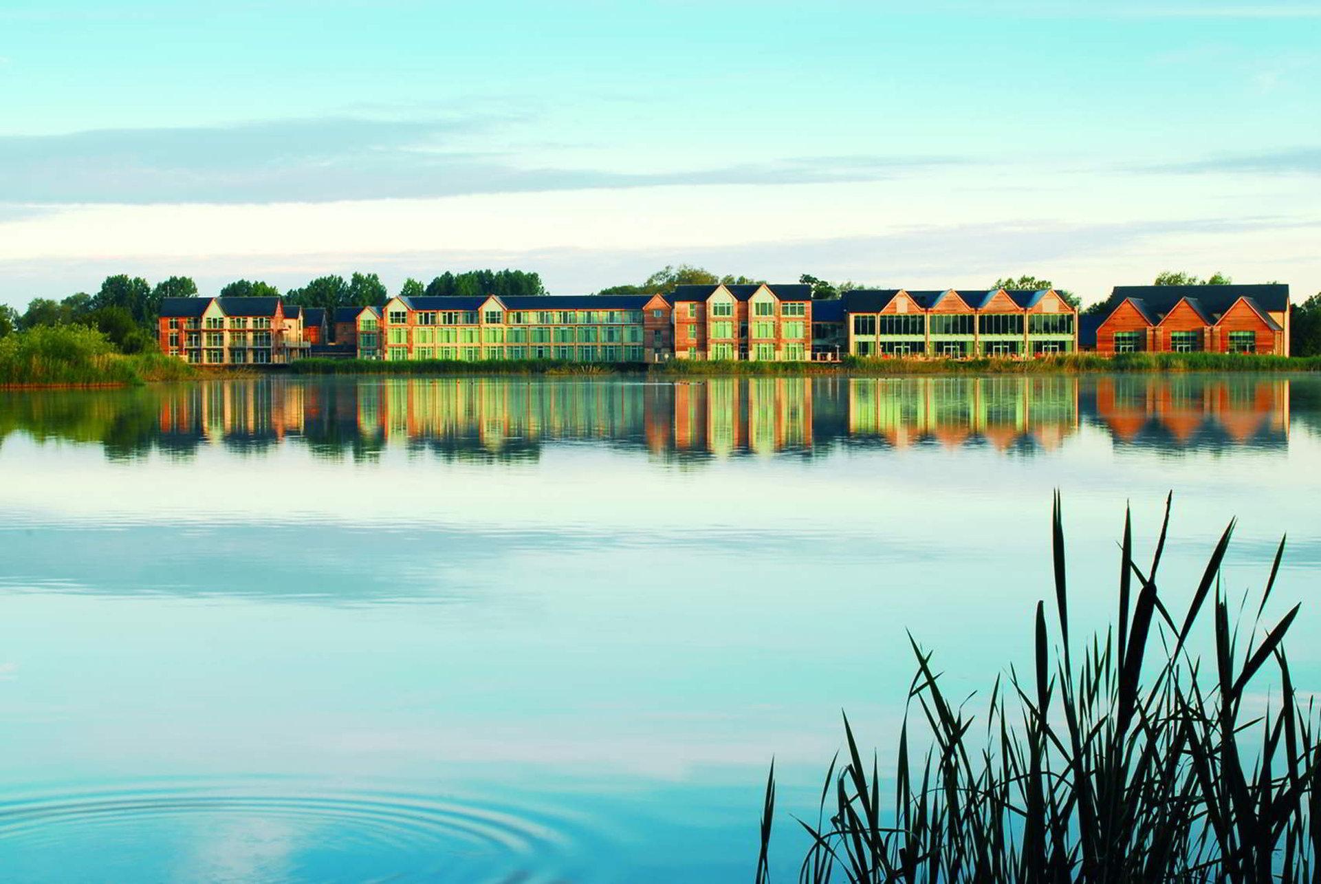 De Vere Cotswold Water Park Apartments Сайърънсестър Екстериор снимка
