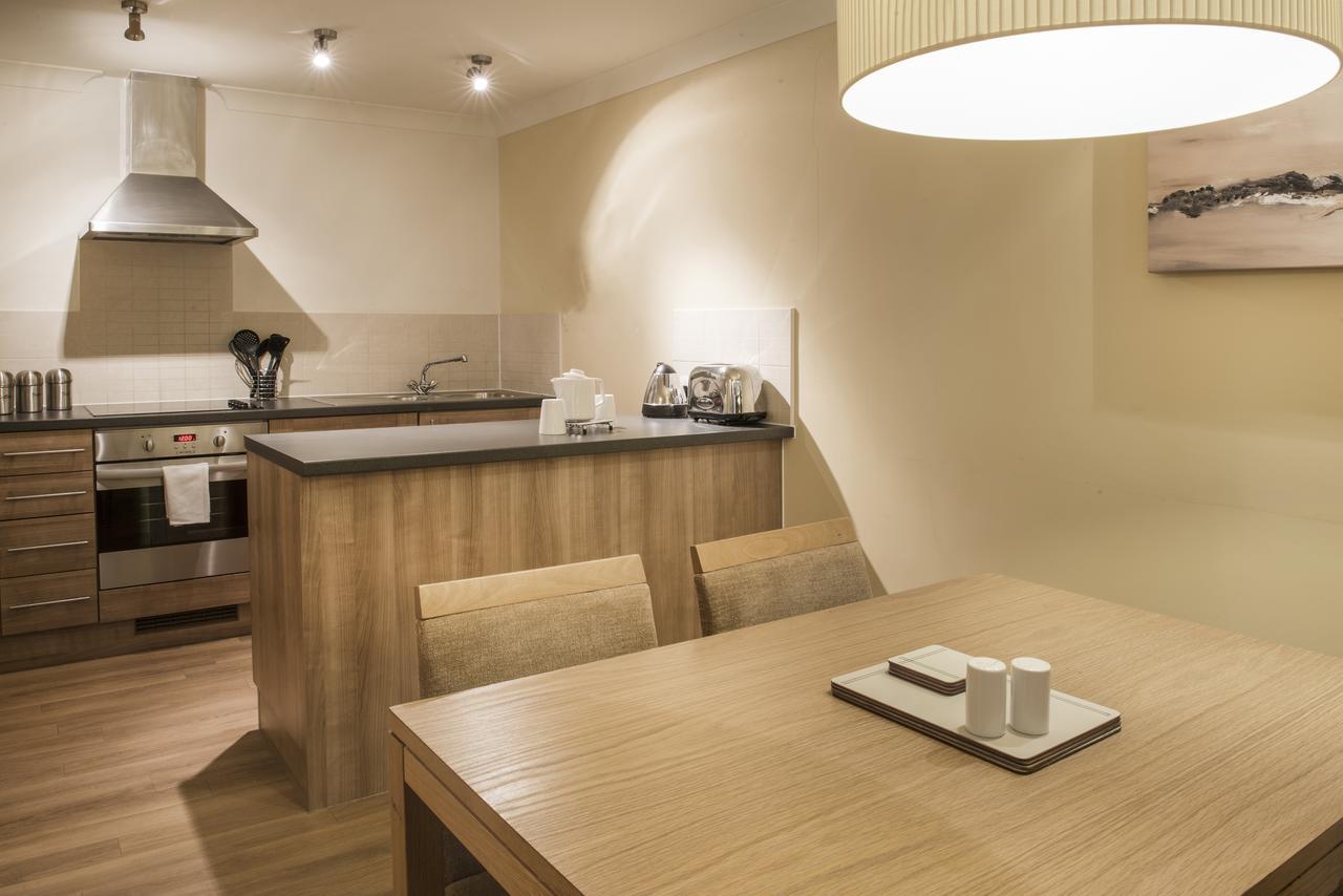 De Vere Cotswold Water Park Apartments Сайърънсестър Екстериор снимка