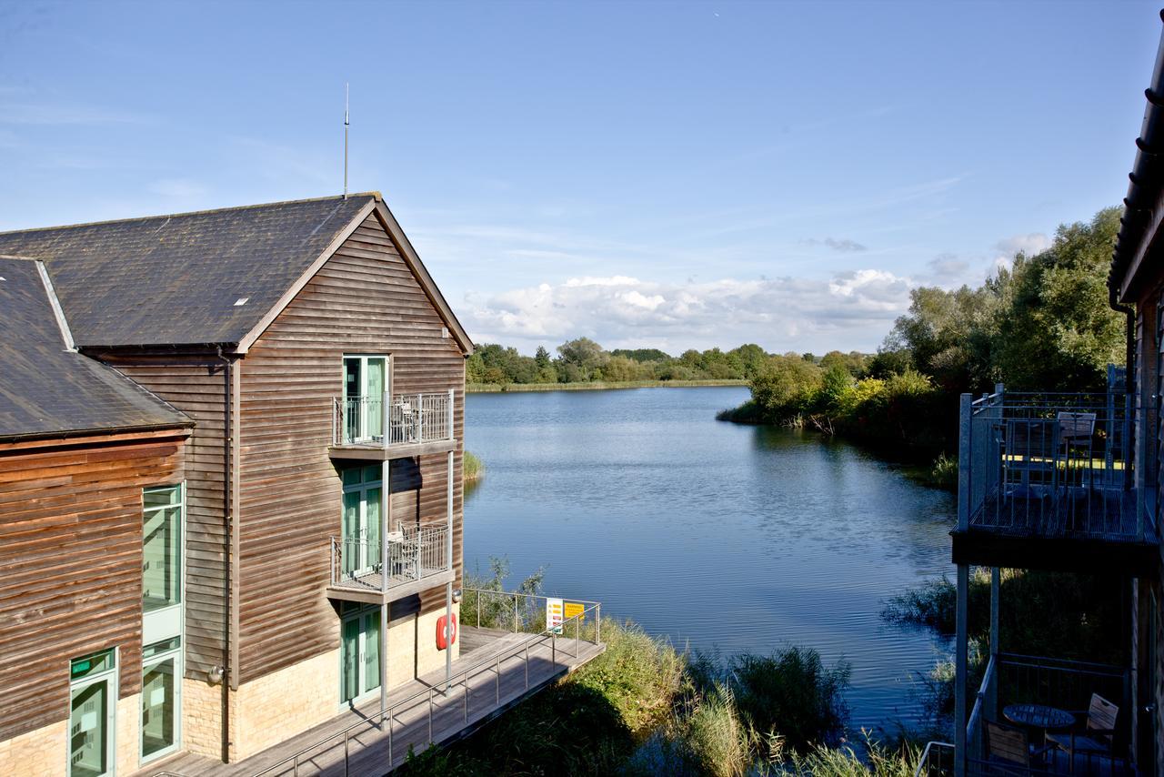 De Vere Cotswold Water Park Apartments Сайърънсестър Екстериор снимка